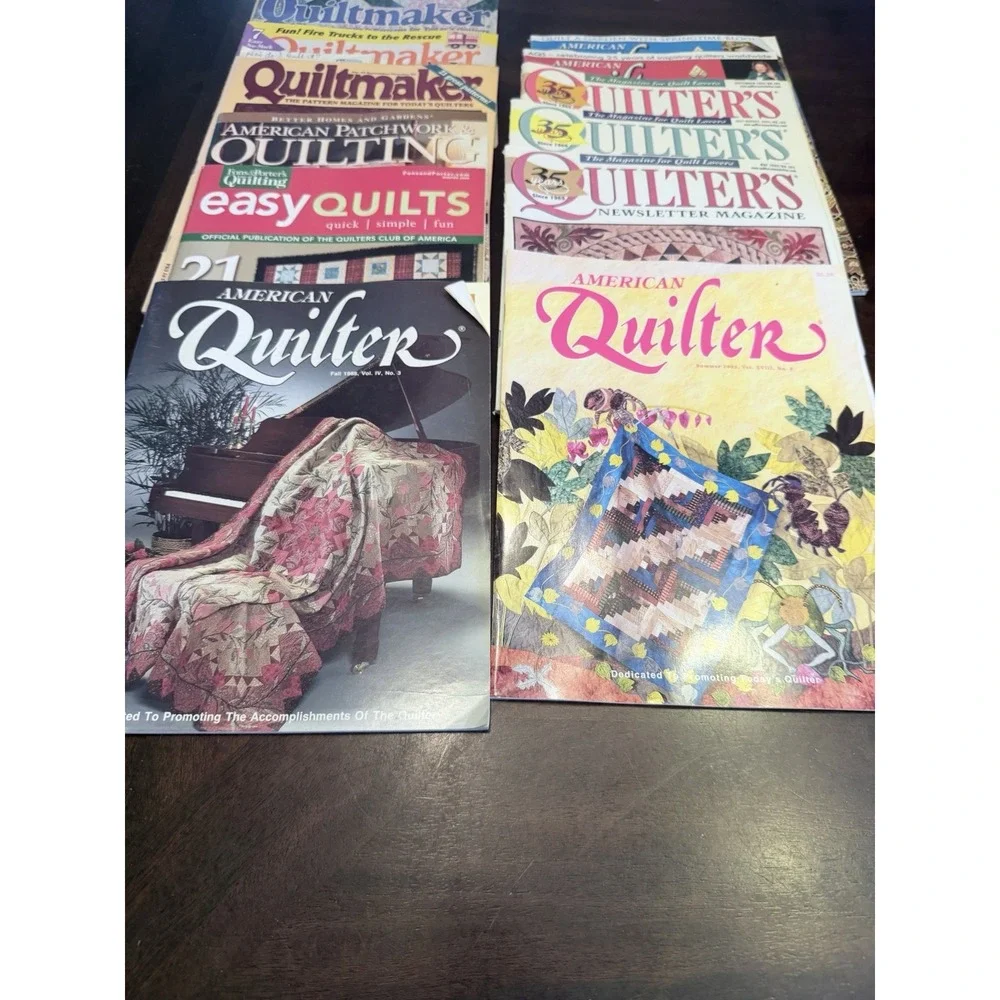 Lot of 26 Quilting Magazines Quiltmakee Quilters Newsletter 1984-2009